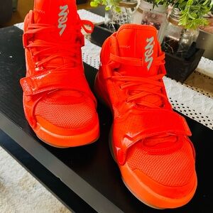 Nike Jordan Men's Zion 2 Hyper Crimson Sz 10.5